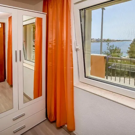 Ive I Maja Apartamento *