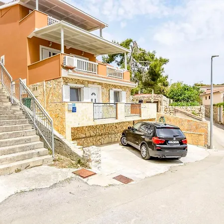 Apartment Ive I Maja Razanj