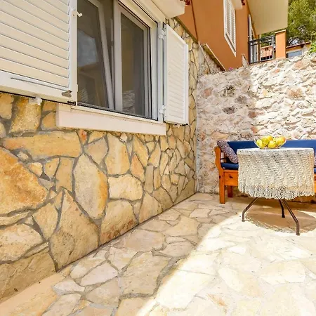 Ive I Maja Apartment Razanj