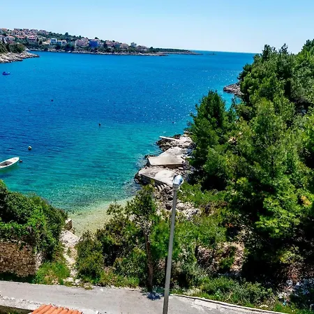 Ive I Maja Apartment Razanj