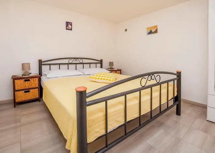 Ive I Maja Apartamento Ražanj